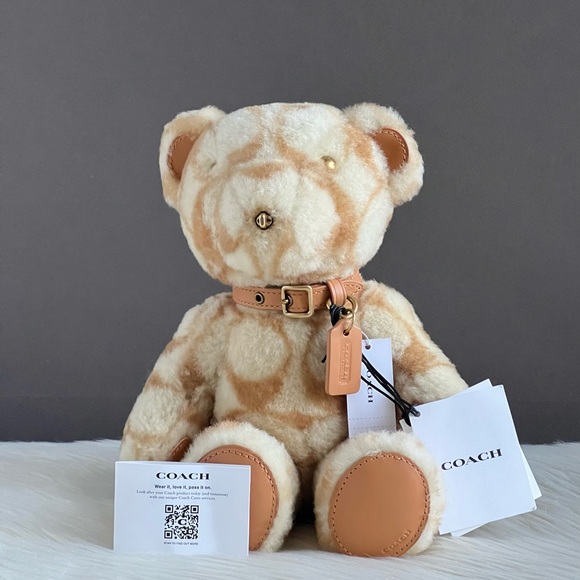 C7058- Coach Bear Collectible in Signature Shearling - Picture 9 of 9